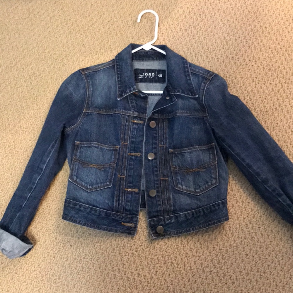 Cropped denim jacket